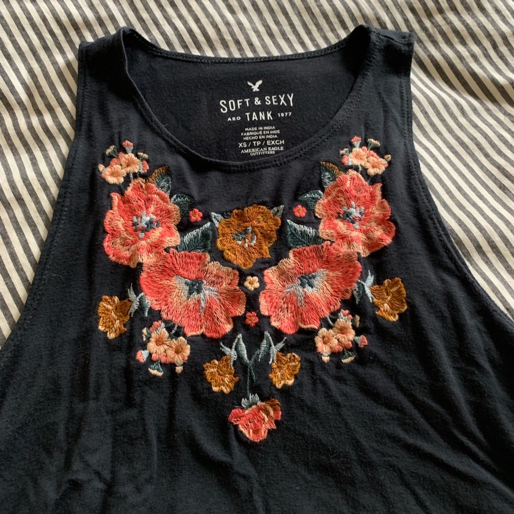 American eagle embroidered flowy tank!!